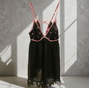 Betsey Johnson Black and Pink Chemise